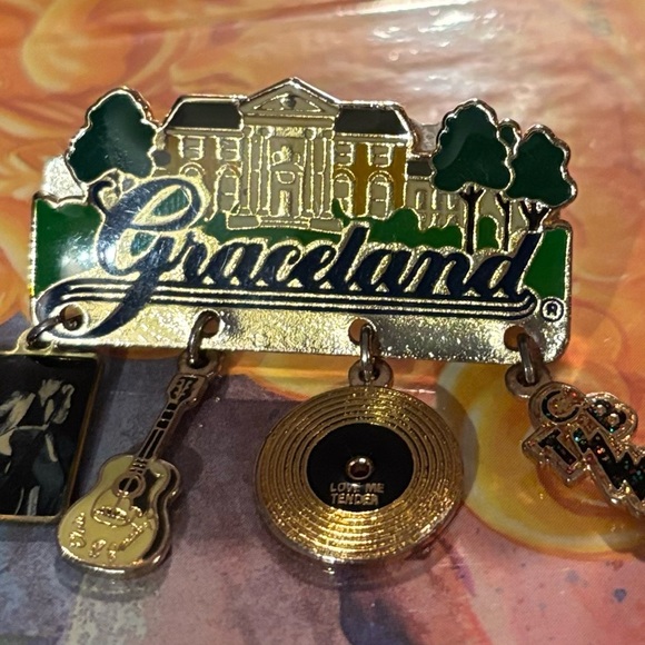 Graceland Other - Graceland Mansion Multi Charm Dangle Magnet